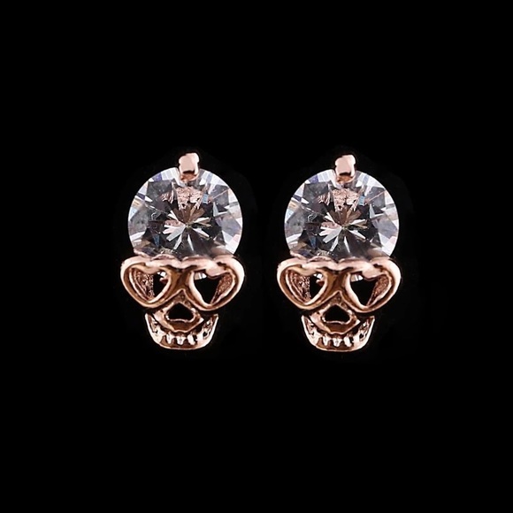 Skull Stud Earrings - Picture 5 of 6